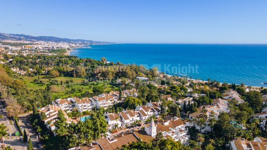 Penthouse for sale in Puente Romano II, Marbella Golden Mile