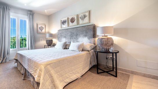 Penthouse for sale in Puente Romano II, Marbella Golden Mile