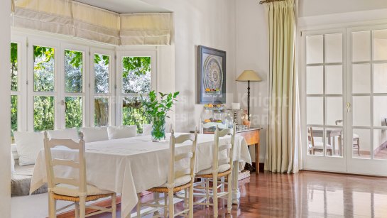 Villa for sale in El Madroñal, Benahavis