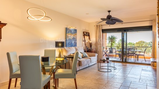 Apartment for sale in Benatalaya, Estepona East