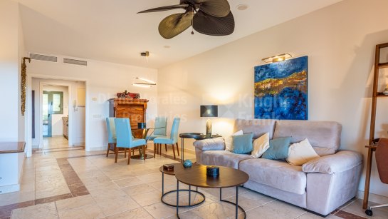 Apartment for sale in Benatalaya, Estepona East