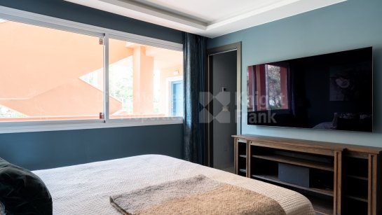 Apartment for sale in Magna Marbella, Nueva Andalucia