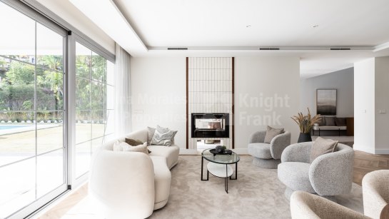 Villa en venta en Los Arqueros, Benahavis