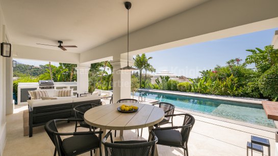 Villa en venta en Bellevue, Nueva Andalucia