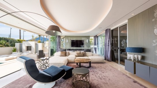 Villa en venta en Nueva Andalucia, Marbella