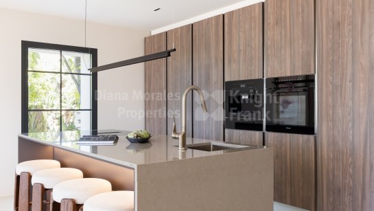 Villa en venta en Paraiso Alto, Benahavis