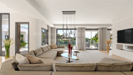 Villa for sale in Los Flamingos, Benahavis