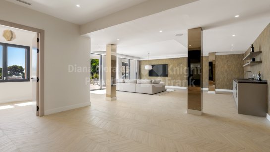 Villa for sale in Los Flamingos, Benahavis