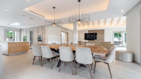 Villa for sale in Los Naranjos Golf, Nueva Andalucia