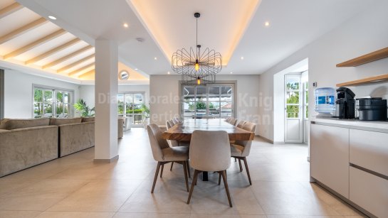 Villa for sale in Los Naranjos Golf, Nueva Andalucia