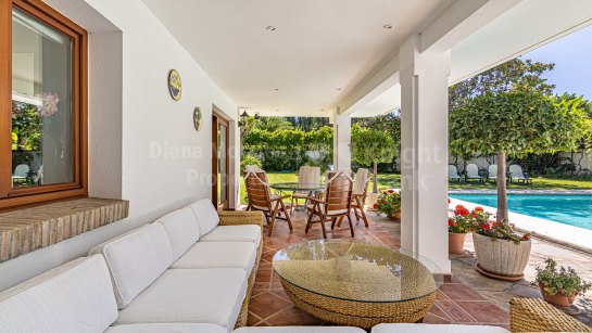 Villa zum Verkauf in Estepona Ost