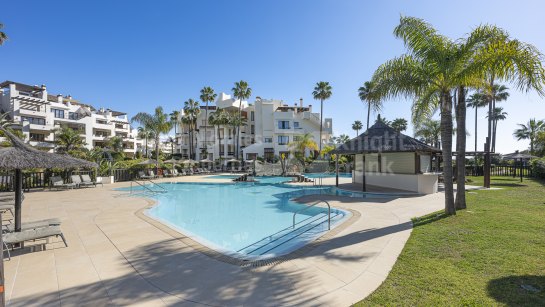 Apartamento en venta en Bahía del Velerín, Estepona Este