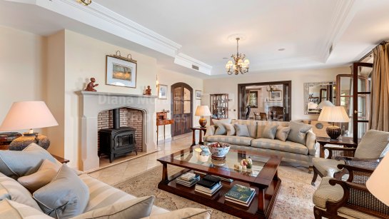 Villa for sale in El Velerin, Estepona East