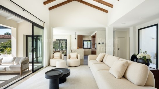 Villa zum Verkauf in Cortijo Blanco, San Pedro de Alcantara
