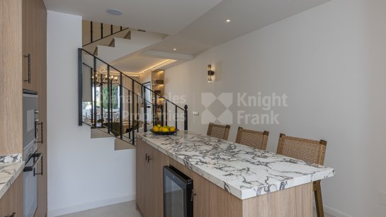 Town House for sale in Aloha, Nueva Andalucia