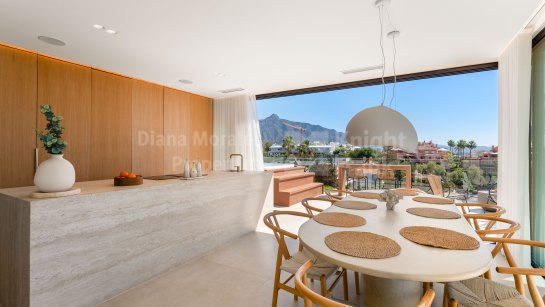 Villa en venta en Nueva Andalucia, Marbella
