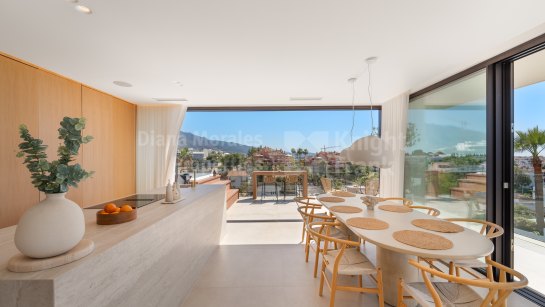 Villa en venta en Nueva Andalucia, Marbella