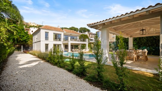 Villa zum Verkauf in Los Arqueros, Benahavis