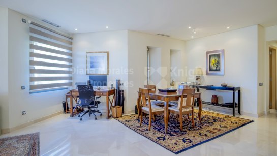 Apartamento en venta en Mansion Club, Marbella Milla de Oro