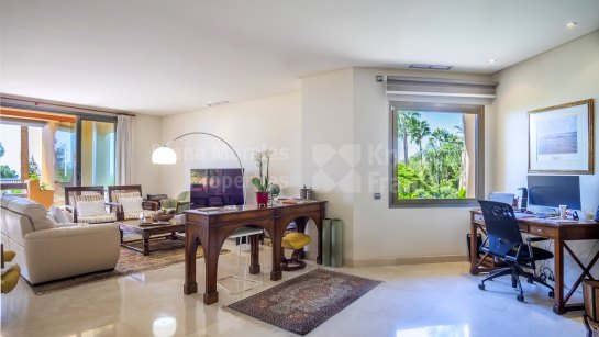Apartamento en venta en Mansion Club, Marbella Milla de Oro