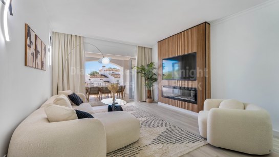 Apartamento en venta en Altos de La Quinta, Benahavis