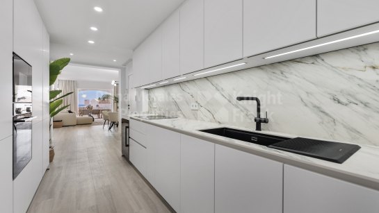Apartamento en venta en Altos de La Quinta, Benahavis