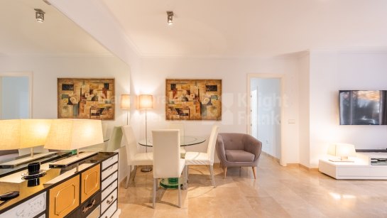 Apartamento en venta en Coto Real II, Marbella Milla de Oro