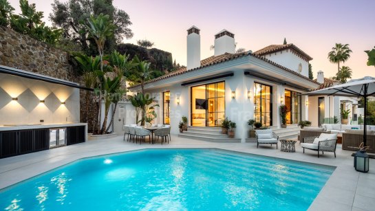 Villa à vendre à El Herrojo, Benahavis