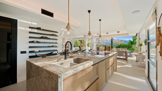 Villa en venta en Las Brisas, Nueva Andalucia