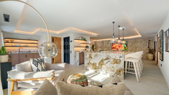 Villa en venta en Las Brisas, Nueva Andalucia