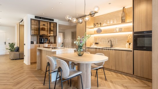 Erdgeschosswohnung zum Verkauf in Magna Marbella, Nueva Andalucia