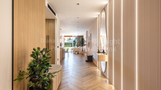 Erdgeschosswohnung zum Verkauf in Magna Marbella, Nueva Andalucia