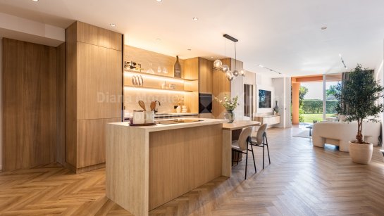 Erdgeschosswohnung zum Verkauf in Magna Marbella, Nueva Andalucia