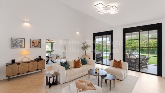 Villa for sale in Monte Biarritz, Estepona East