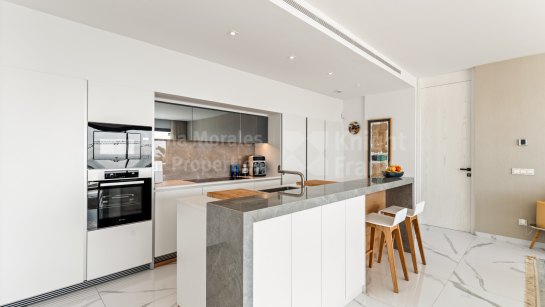 Apartamento en venta en Byu Hills, Benahavis