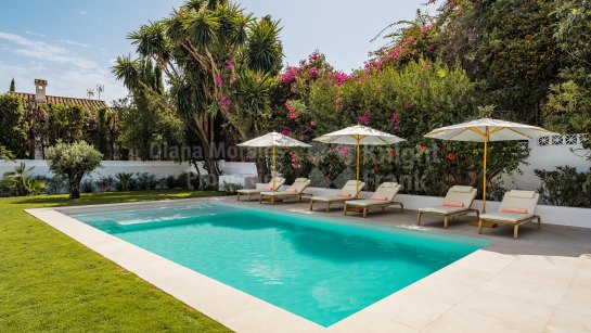 Villa en venta en Rocio de Nagüeles, Marbella Milla de Oro