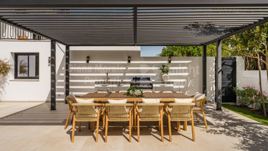 Villa en venta en Rocio de Nagüeles, Marbella Milla de Oro