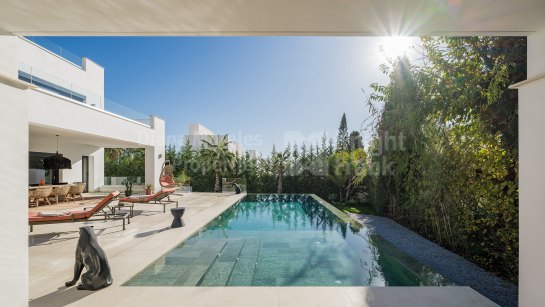Villa zum Verkauf in Las Chapas, Marbella Ost