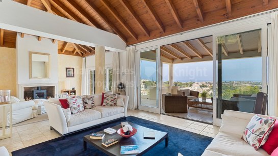 Villa en venta en El Herrojo, Benahavis