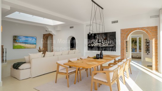 Villa for sale in El Madroñal, Benahavis