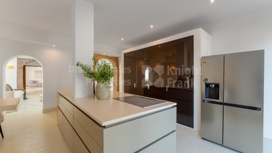 Villa for sale in El Madroñal, Benahavis