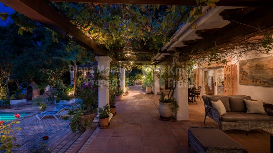 Усадьба на продажу в Бенахавис