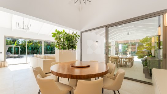 Villa en venta en La Cerquilla, Nueva Andalucia