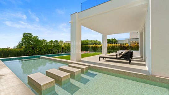 Вилла на продажу в La Quinta, Бенахавис