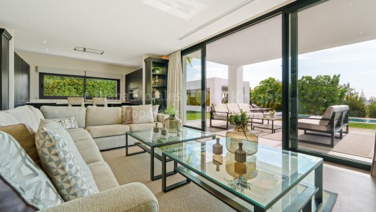 Вилла на продажу в La Quinta, Бенахавис