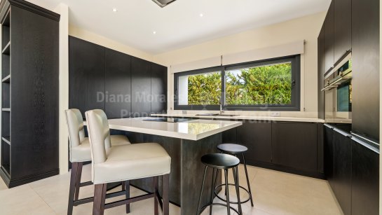 Вилла на продажу в La Quinta, Бенахавис