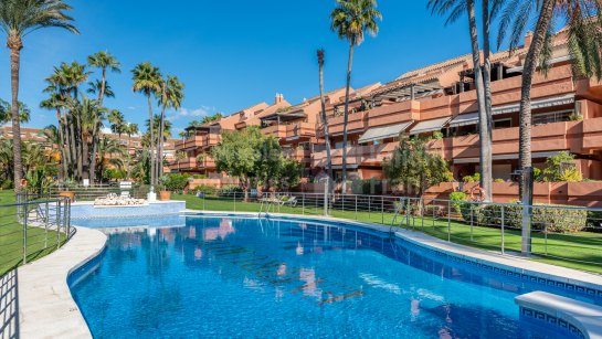 Zweistöckiges Penthouse zum Verkauf in El Embrujo Playa, Puerto Banus