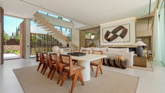 Villa en venta en Las Lomas del Marbella Club, Marbella Milla de Oro