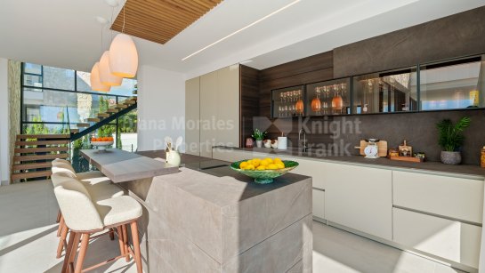 Вилла на продажу в La Quinta, Бенахавис