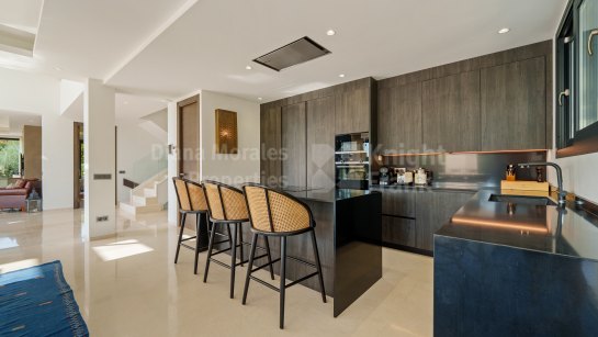 Villa zum Verkauf in Haza del Conde, Nueva Andalucia